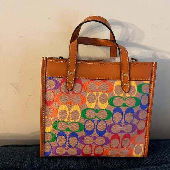 🍵Coach Field Tote 22 In Pride Rainbow - Picture 2 of 6